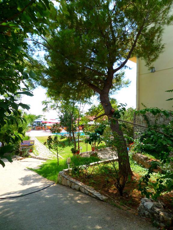 Hotel Belle Vue Dhermi Exterior photo