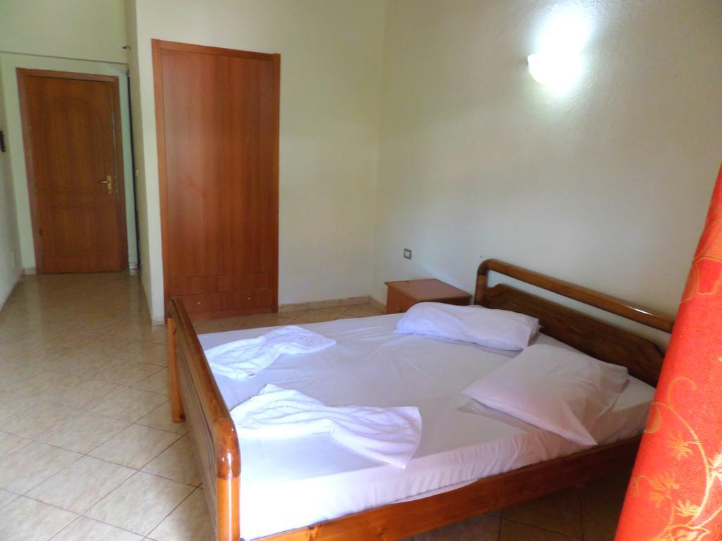 Hotel Belle Vue Dhermi Room photo